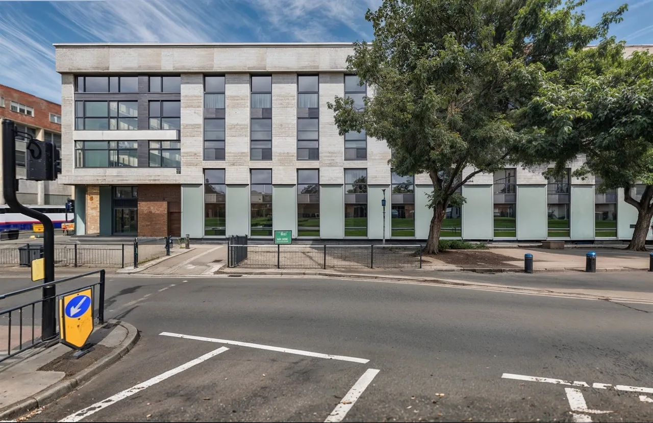 2 bed flat for sale — George Street, Hull