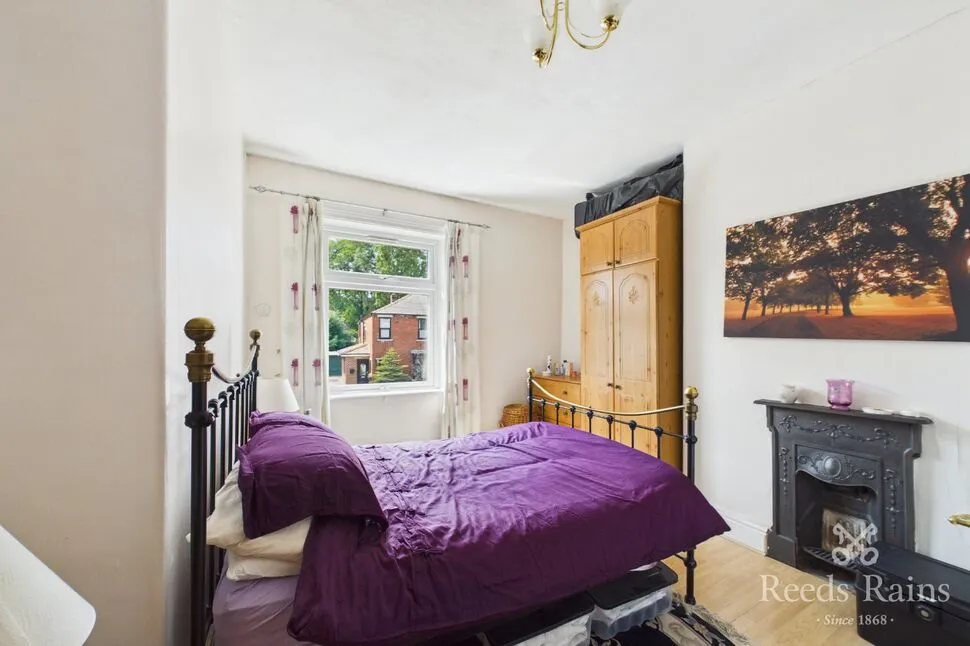 Overthorpe Road, Dewsbury, West Yorkshire, WF12, photo 3