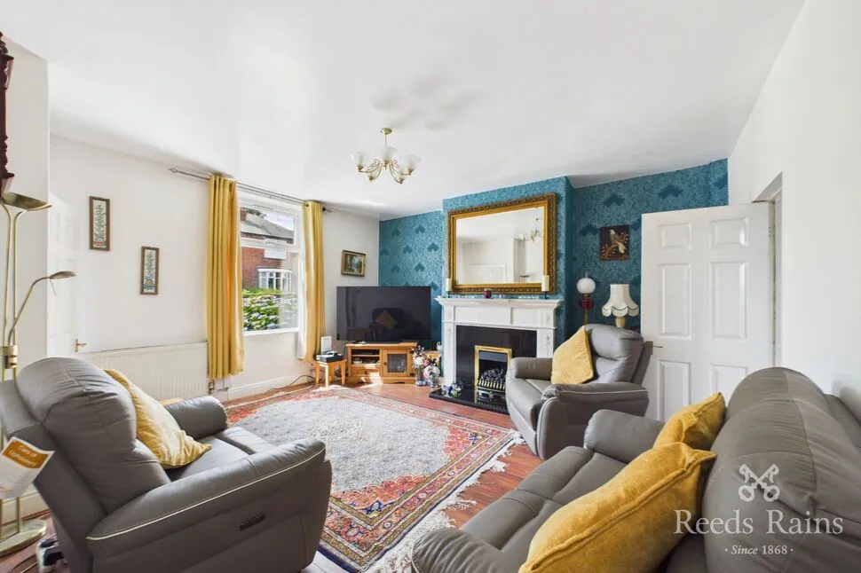 Overthorpe Road, Dewsbury, West Yorkshire, WF12, photo 6