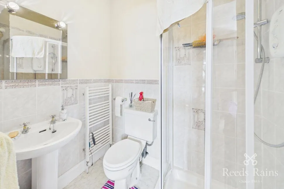 Overthorpe Road, Dewsbury, West Yorkshire, WF12, photo 10