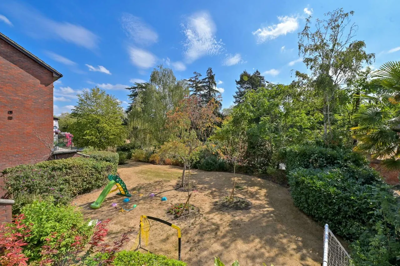 Fountain Gardens, Windsor, Berkshire, SL4 3SX, photo 4