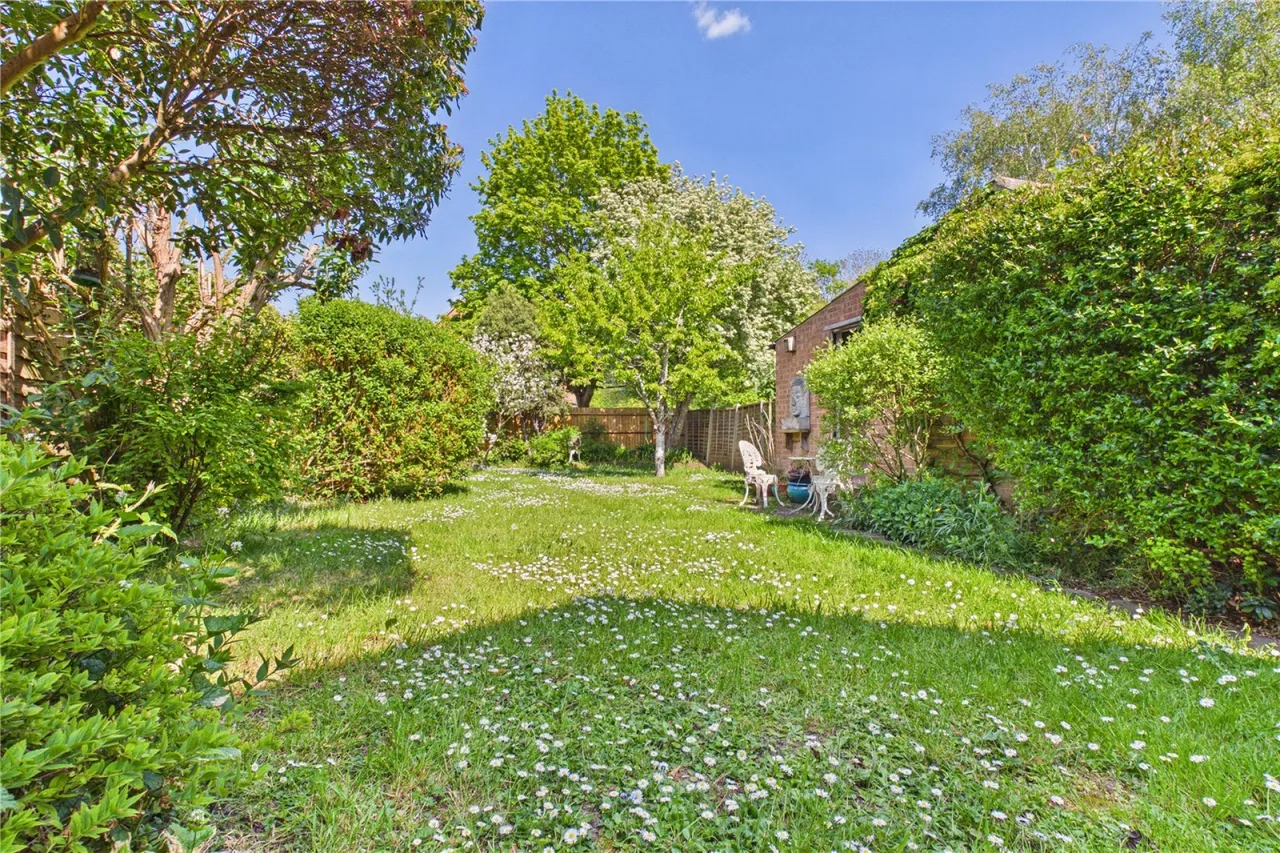 Muswell Close, Theale, RG7, photo 12