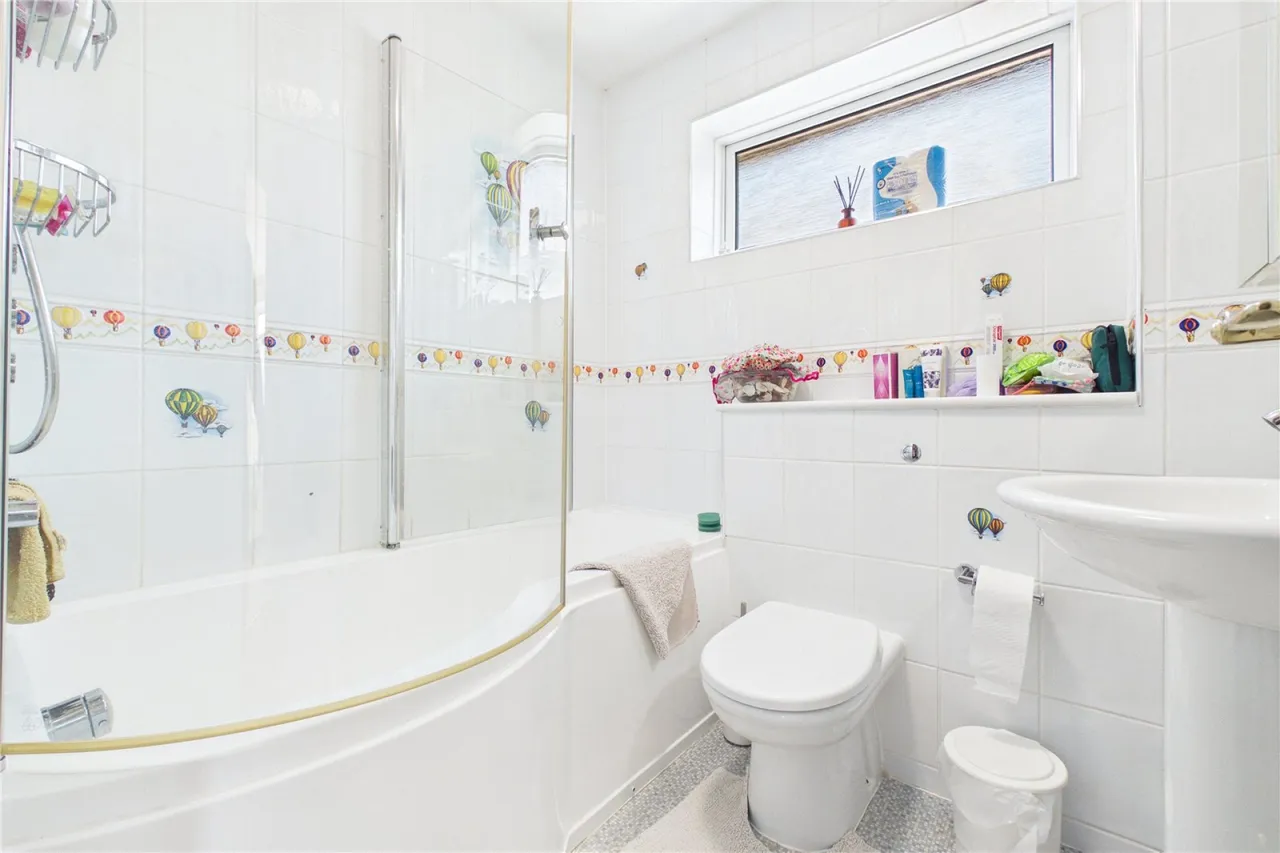 Muswell Close, Theale, RG7, photo 15