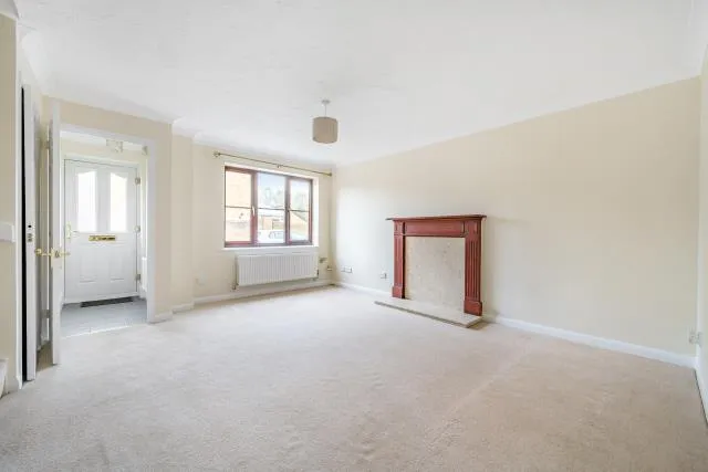 Thorne Way, Aylesbury, HP20, photo 3