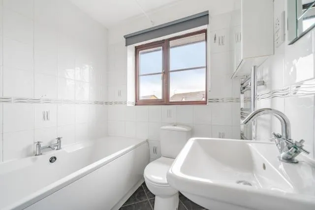 Thorne Way, Aylesbury, HP20, photo 9