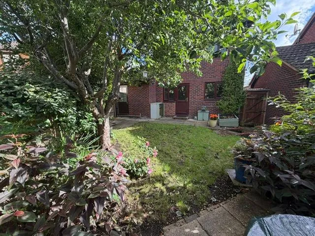 Thorne Way, Aylesbury, HP20, photo 12