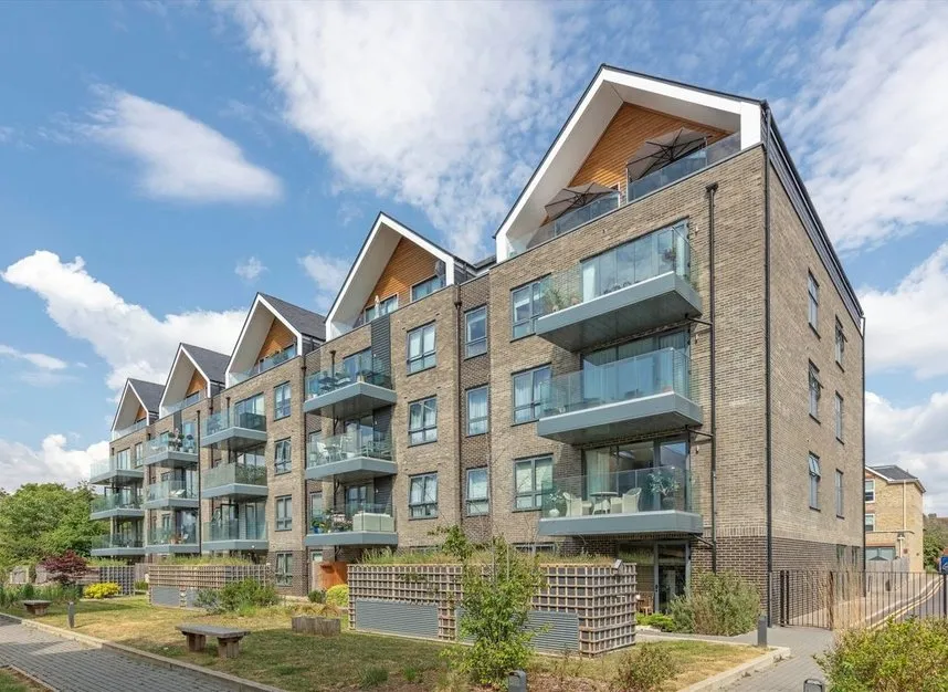Antoinette Close, Kingston Upon Thames, KT1, photo 2