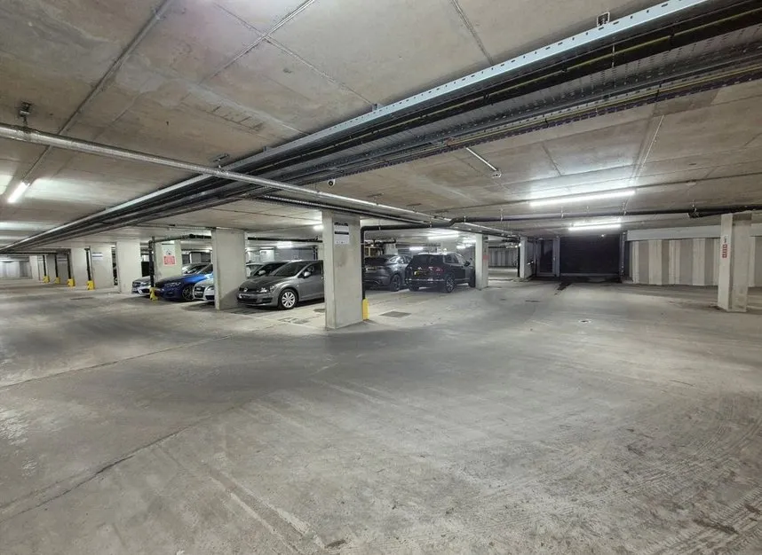 Antoinette Close, Kingston Upon Thames, KT1, photo 10