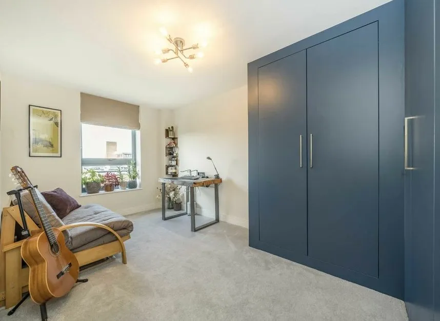 Antoinette Close, Kingston Upon Thames, KT1, photo 6