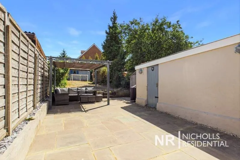 Leatherhead Road, Chessington, KT9, photo 22