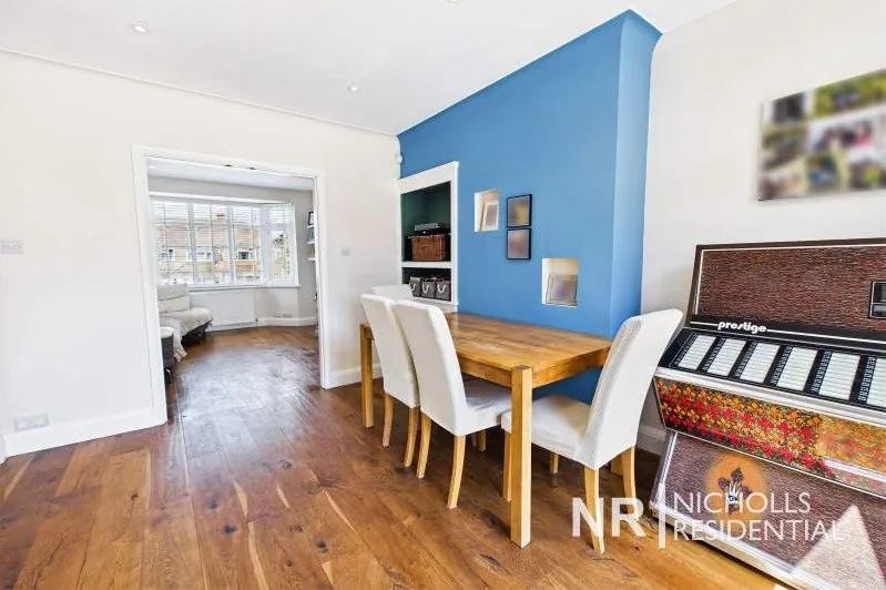 Leatherhead Road, Chessington, KT9, photo 19