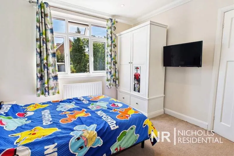 Leatherhead Road, Chessington, KT9, photo 18