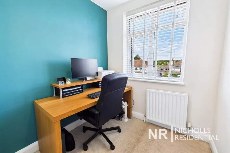 Leatherhead Road, Chessington, KT9, photo 16