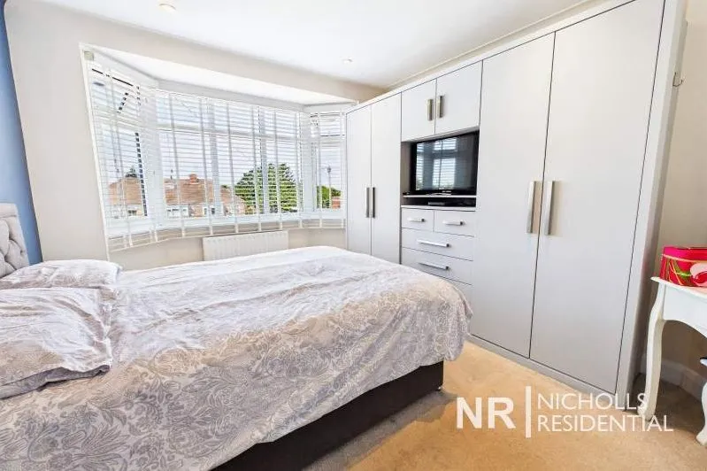 Leatherhead Road, Chessington, KT9, photo 11