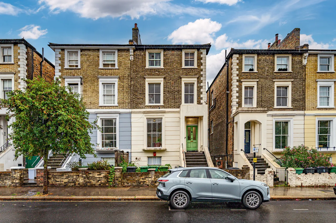1 bed flat for sale — 92b Agar Grove, London