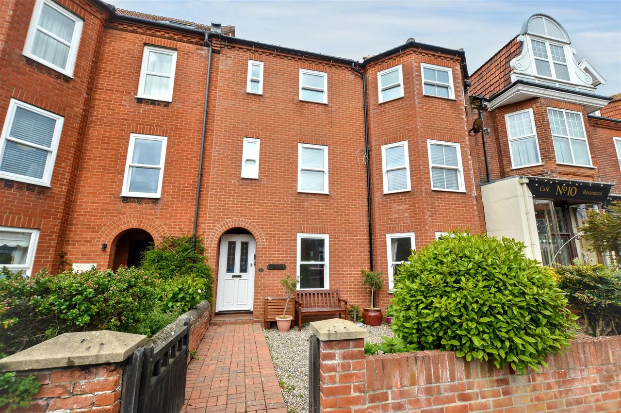 Augusta Street, Sheringham, NR26, photo 14
