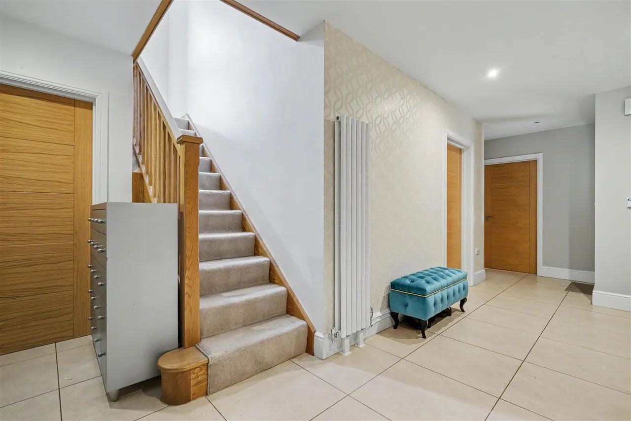 Cow Lane, Bramcote, NG9, photo 5
