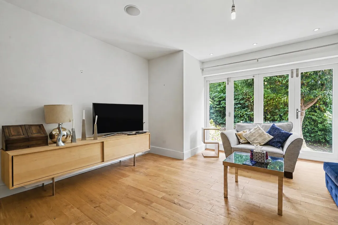 Cow Lane, Bramcote, NG9, photo 8