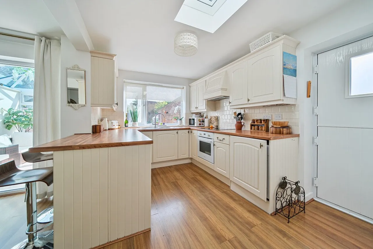Barham Close, Bromley, BR2, photo 2