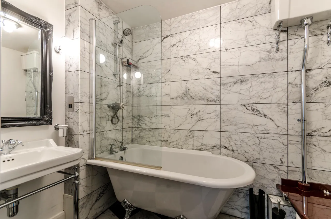 Flat 47 The Cloisters, 145 Commercial Street, London, photo 7