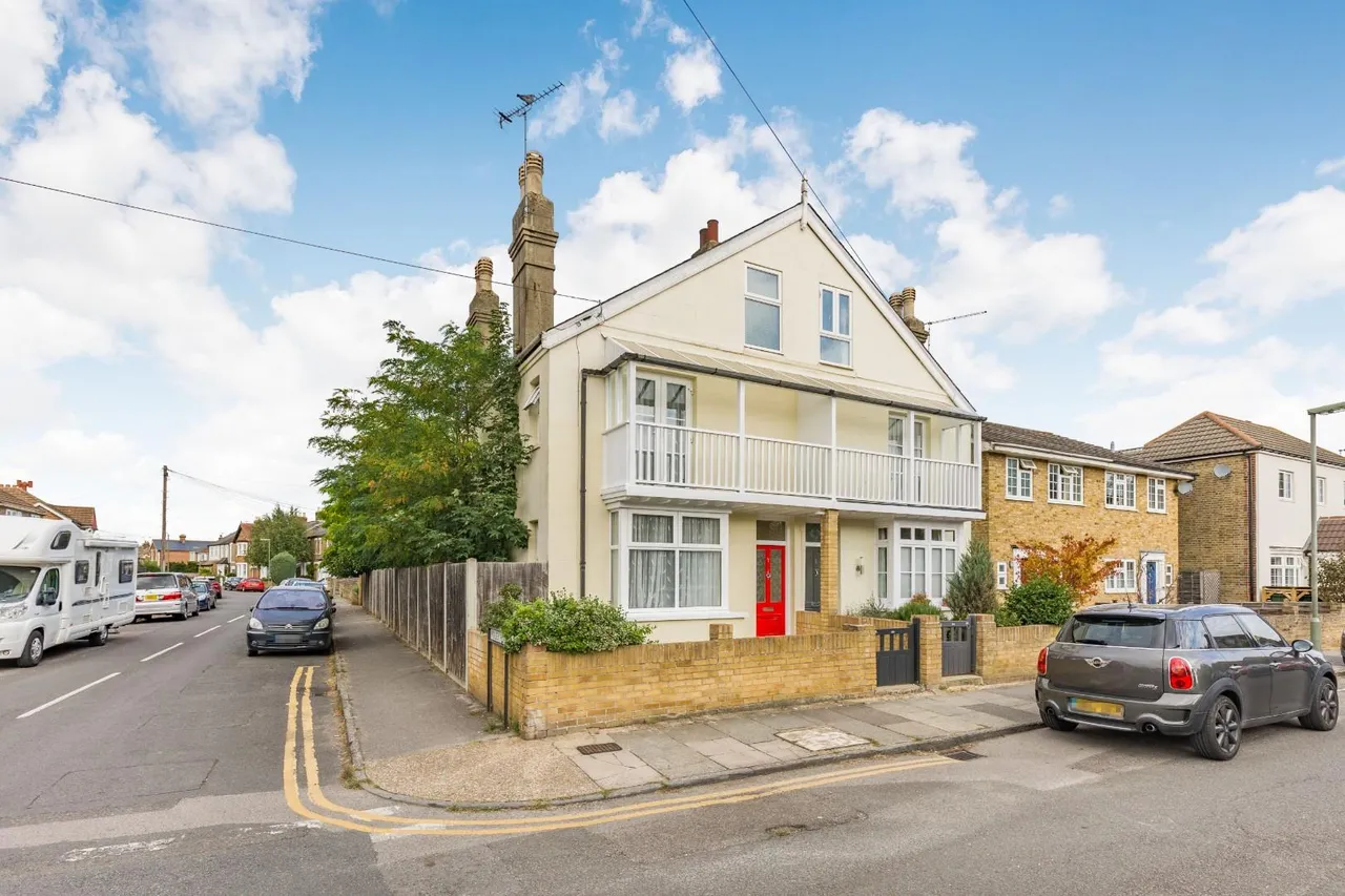 4 bed house for sale — Dudley Road, Ashford, Surrey, TW15 2LE