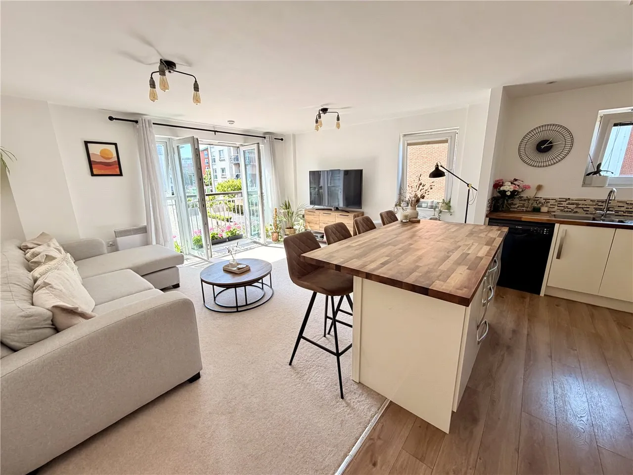 Avenel Way, Poole, Dorset, BH15, photo 2