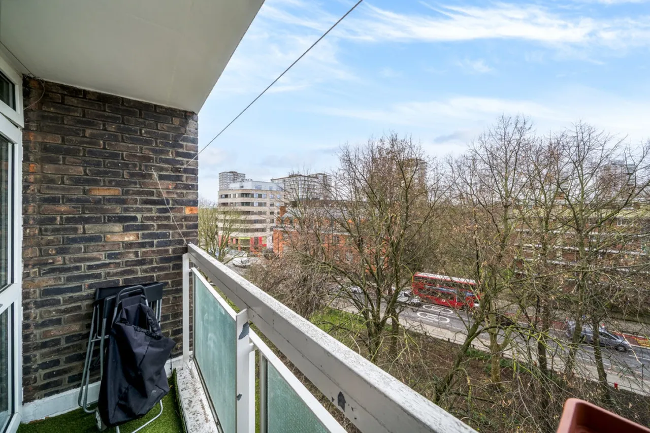Henty Close, Battersea, photo 6