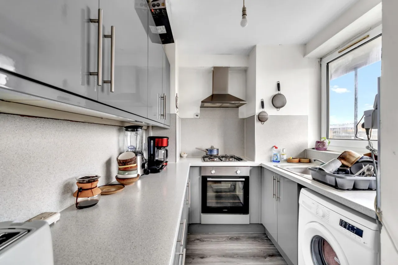 Henty Close, Battersea, photo 4