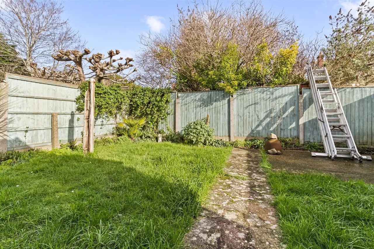 Lincoln Road, Worthing, photo 16