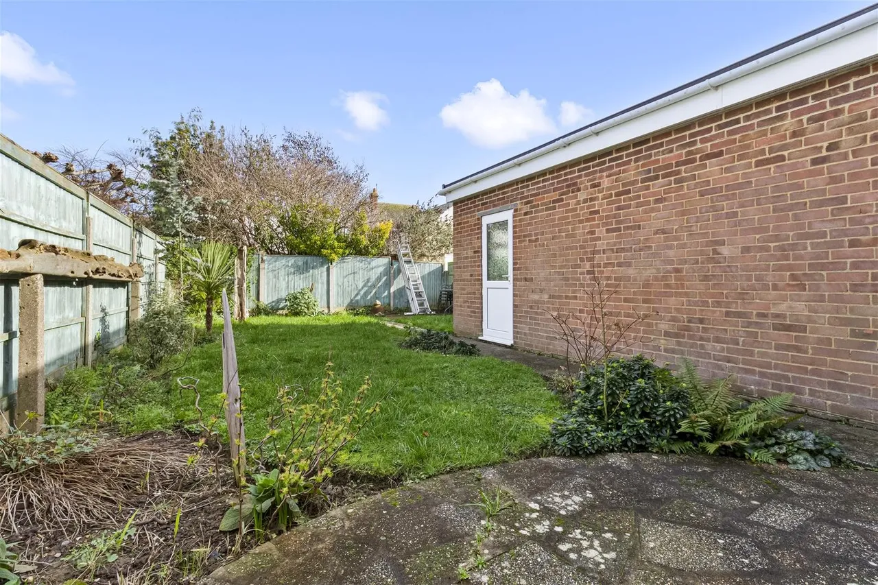 Lincoln Road, Worthing, photo 23