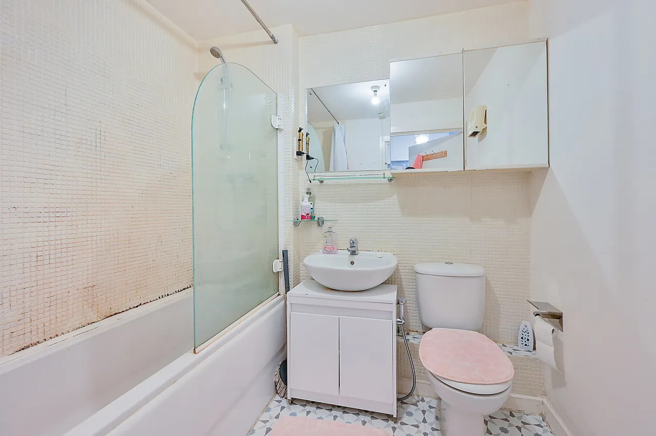 179 Ebbett Court, Victoria Road, London, photo 6