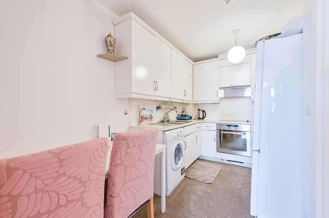 179 Ebbett Court, Victoria Road, London, photo 8