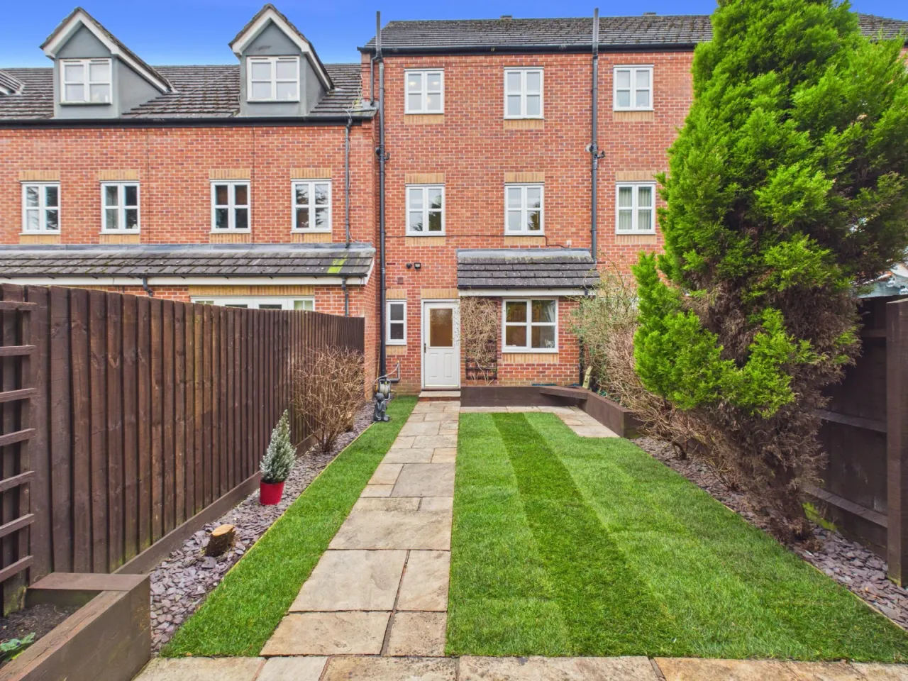 Ursuline Way, Crewe, photo 3
