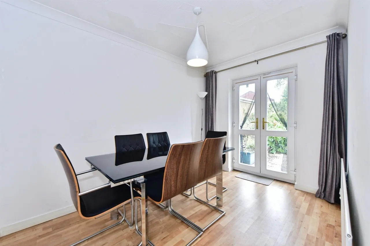 Mansfield Road, Aston, S26, photo 6