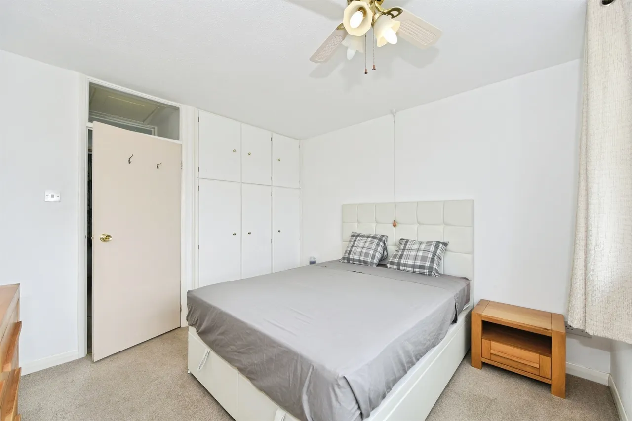 Mansfield Road, Aston, S26, photo 8