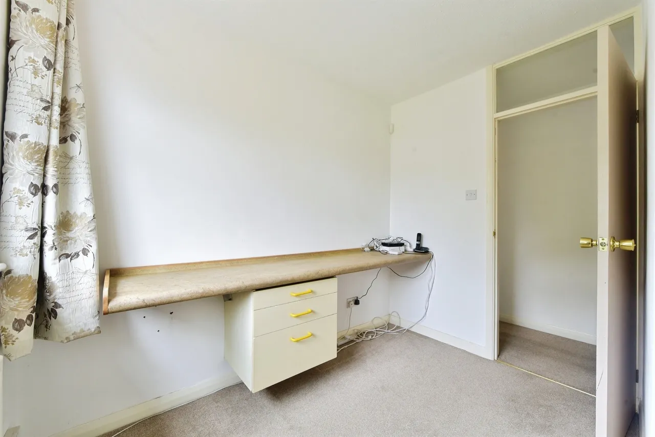 Mansfield Road, Aston, S26, photo 14