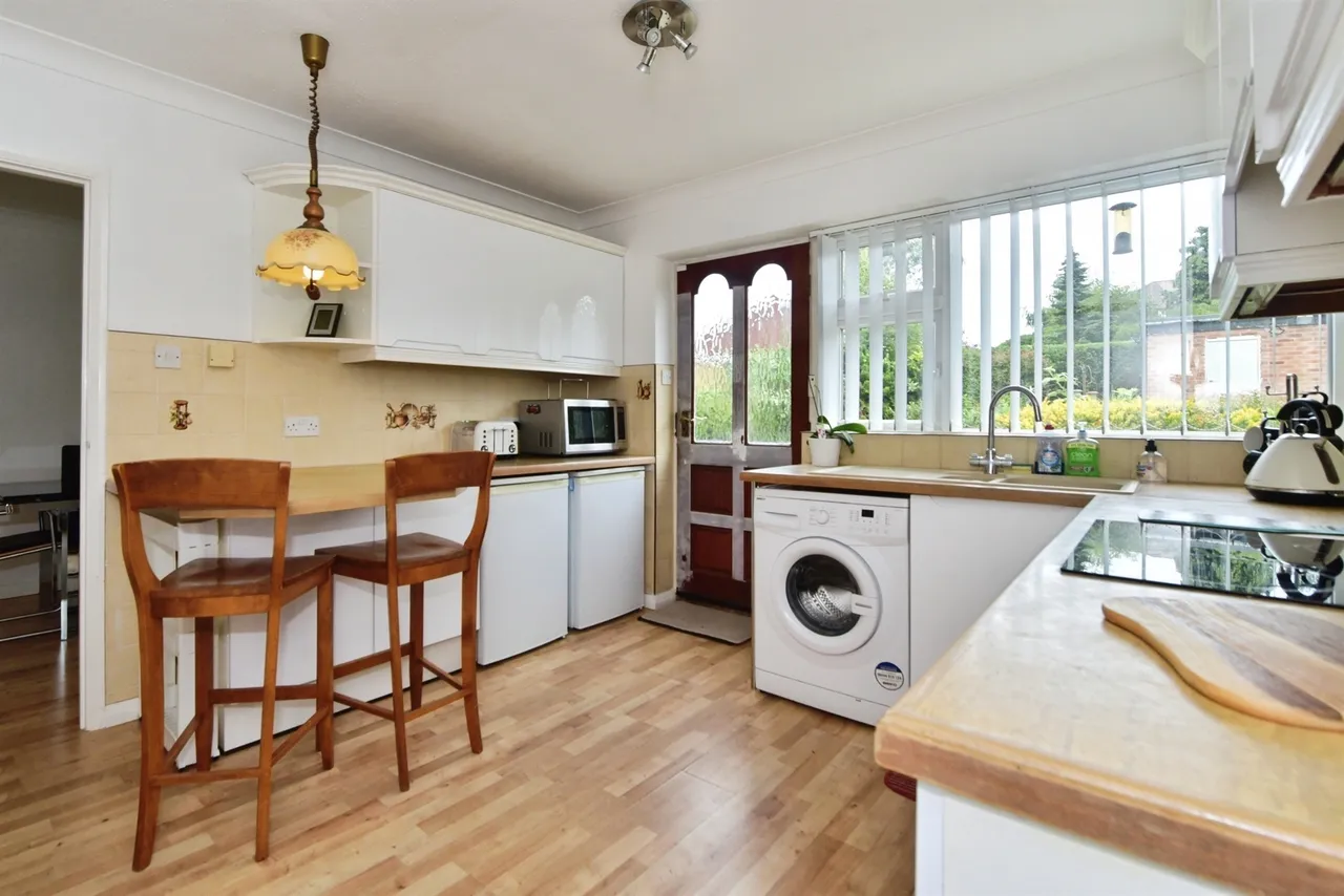 Mansfield Road, Aston, S26, photo 3