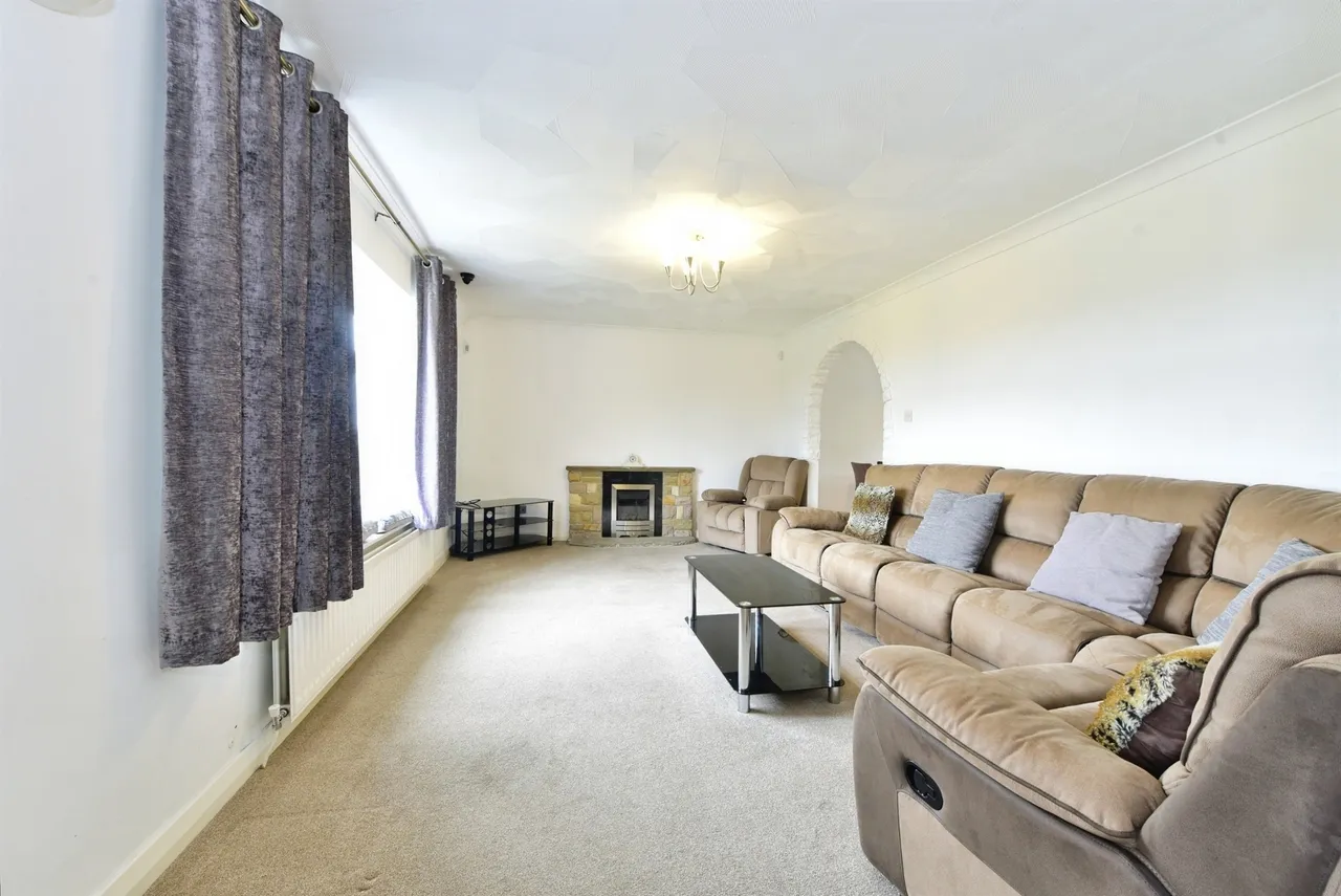 Mansfield Road, Aston, S26, photo 2