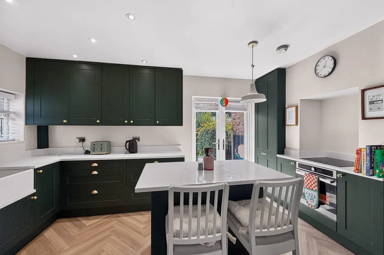 Bridgewater Road, Altrincham, Cheshire WA14 1LZ, photo 8