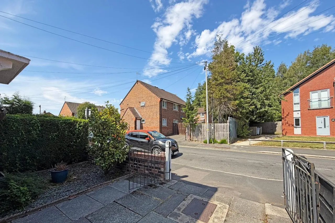 Bridgewater Road, Altrincham, Cheshire WA14 1LZ, photo 21