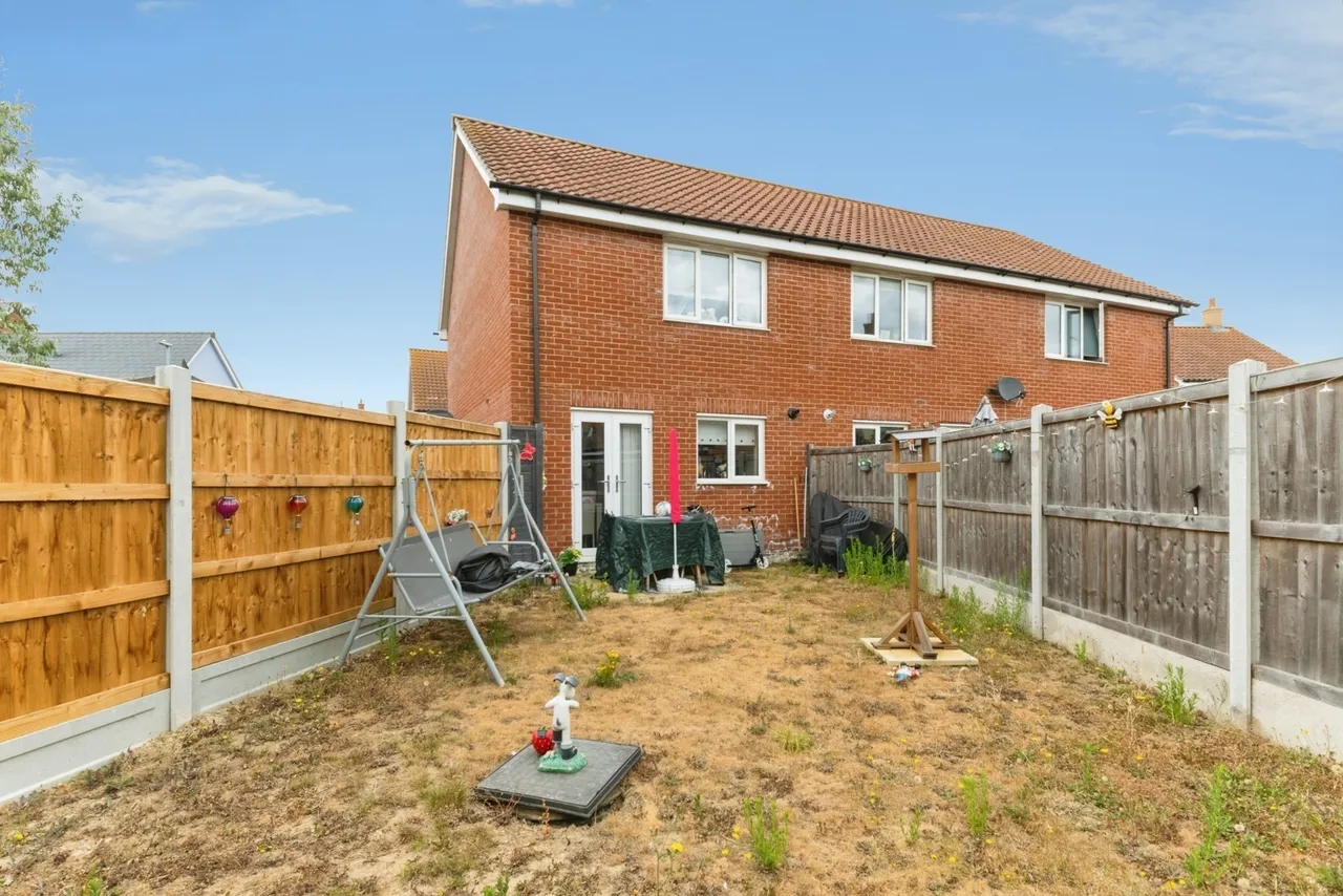Glover Close, Clacton-on-Sea, Essex, CO16, photo 4