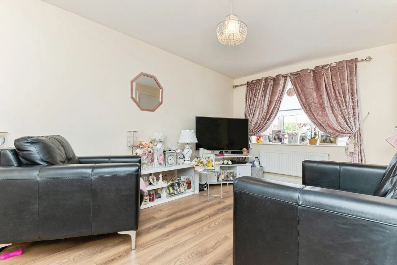 Glover Close, Clacton-on-Sea, Essex, CO16, photo 6