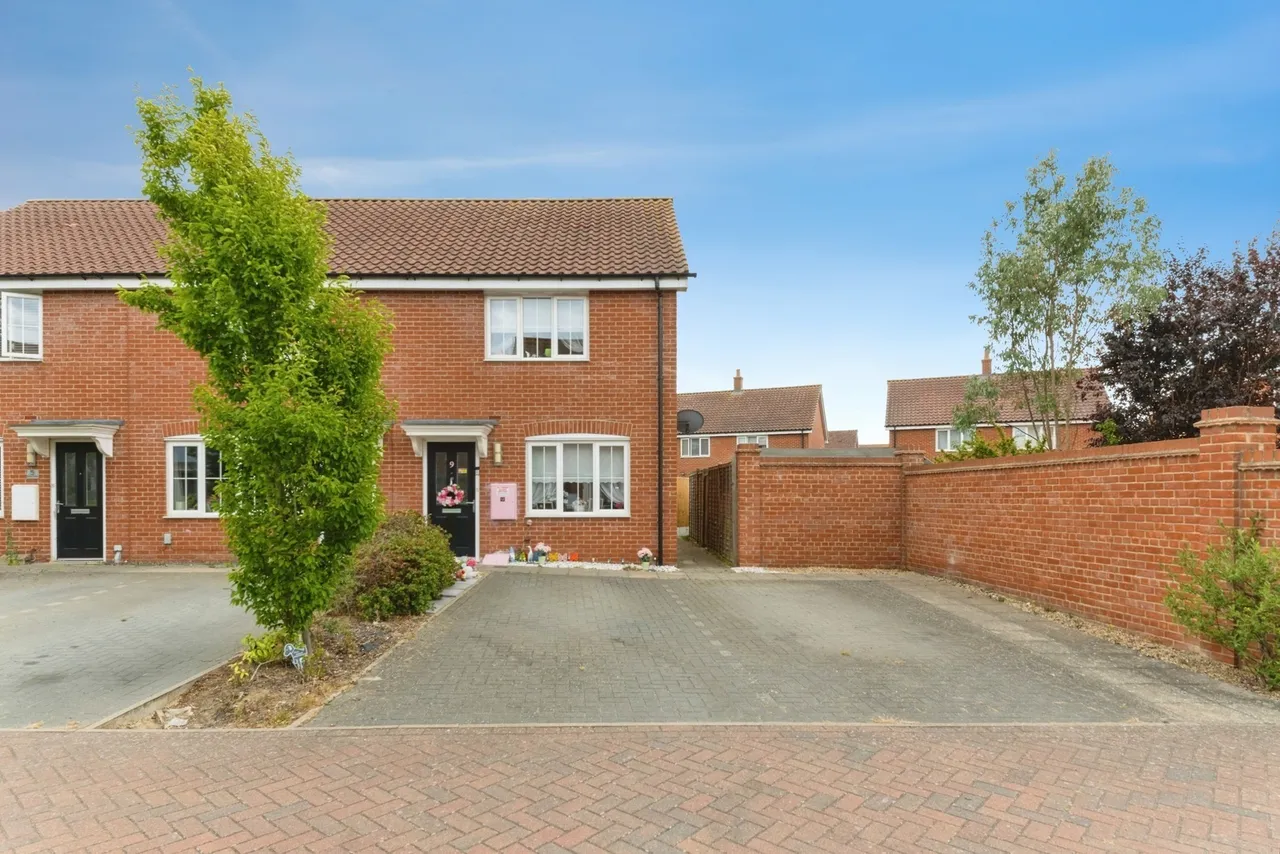 Glover Close, Clacton-on-Sea, Essex, CO16, photo 8
