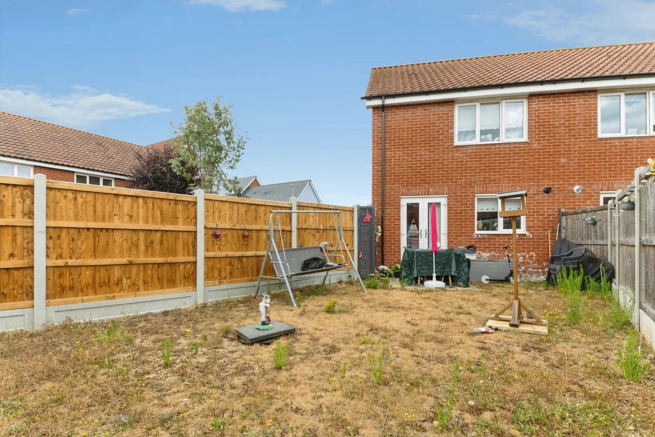 Glover Close, Clacton-on-Sea, Essex, CO16, photo 7