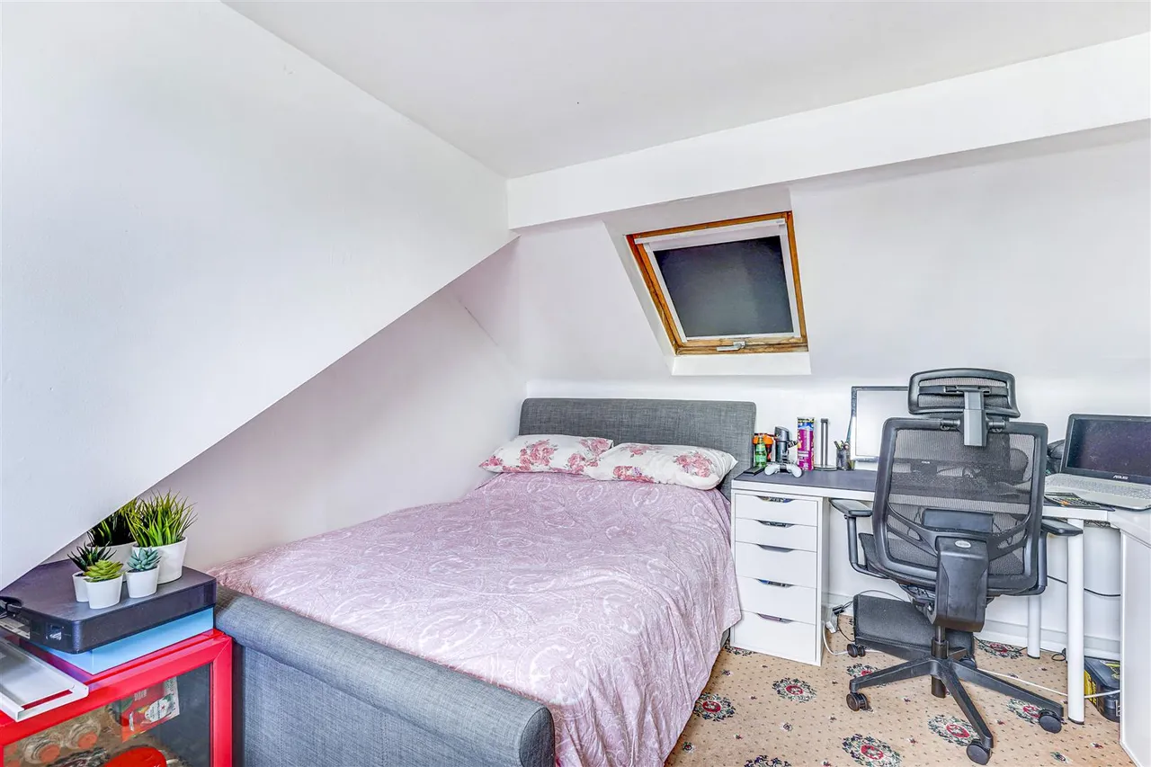 Sebastopol Road, Edmonton, N9, photo 12