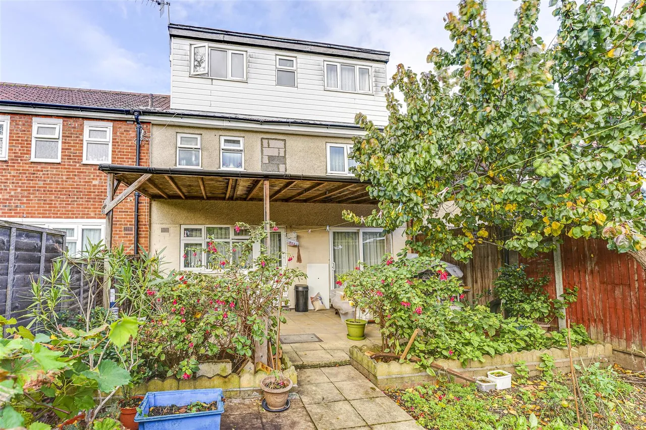 Sebastopol Road, Edmonton, N9, photo 14