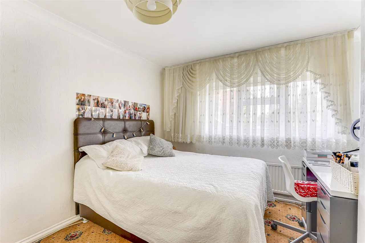 Sebastopol Road, Edmonton, N9, photo 7