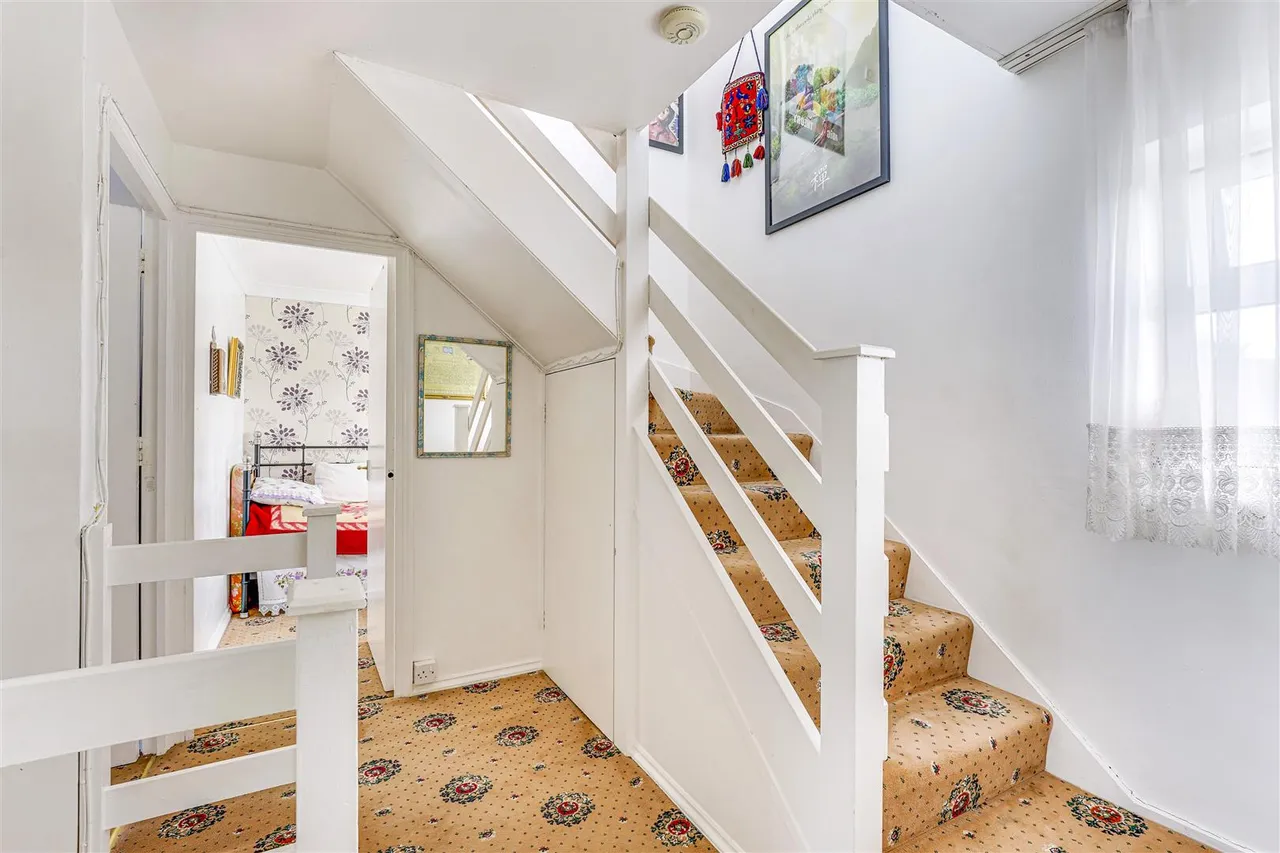 Sebastopol Road, Edmonton, N9, photo 10