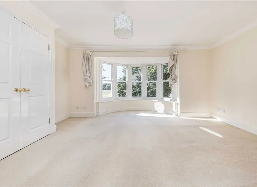 Admiralty Way, Teddington, TW11, photo 5