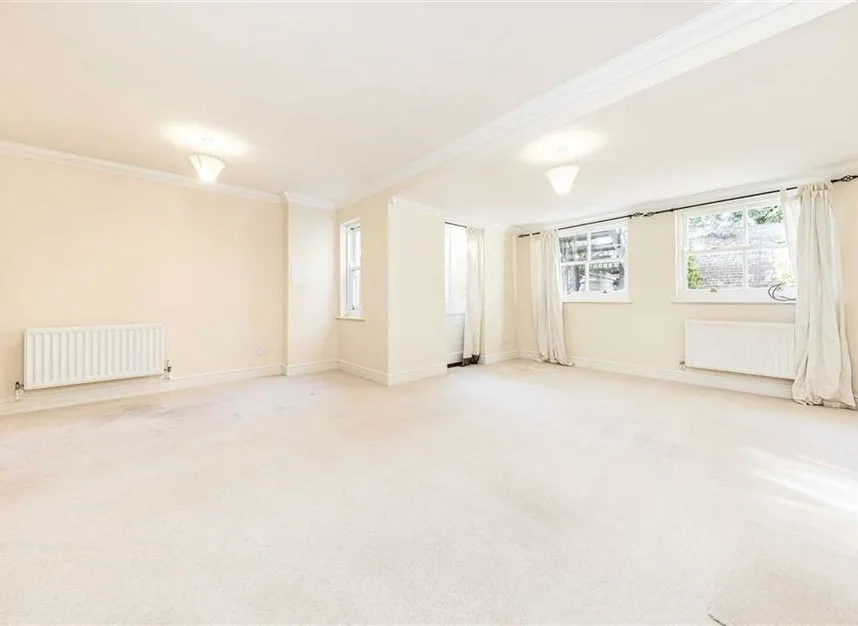 Admiralty Way, Teddington, TW11, photo 4
